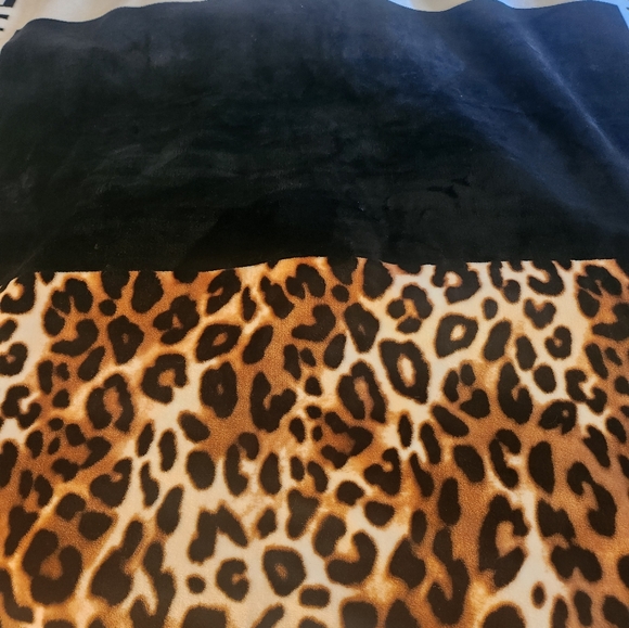 RARE Victorias Secret PINK cheetah sherpa blanket - Picture 2 of 13